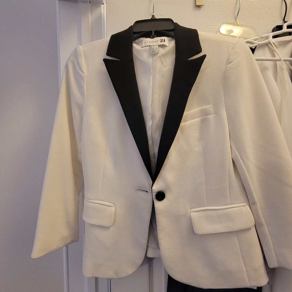 FE21 Tuxedo Style Blazer